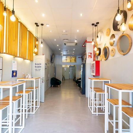 Malaga Stop Hostel Ab מראה חיצוני תמונה