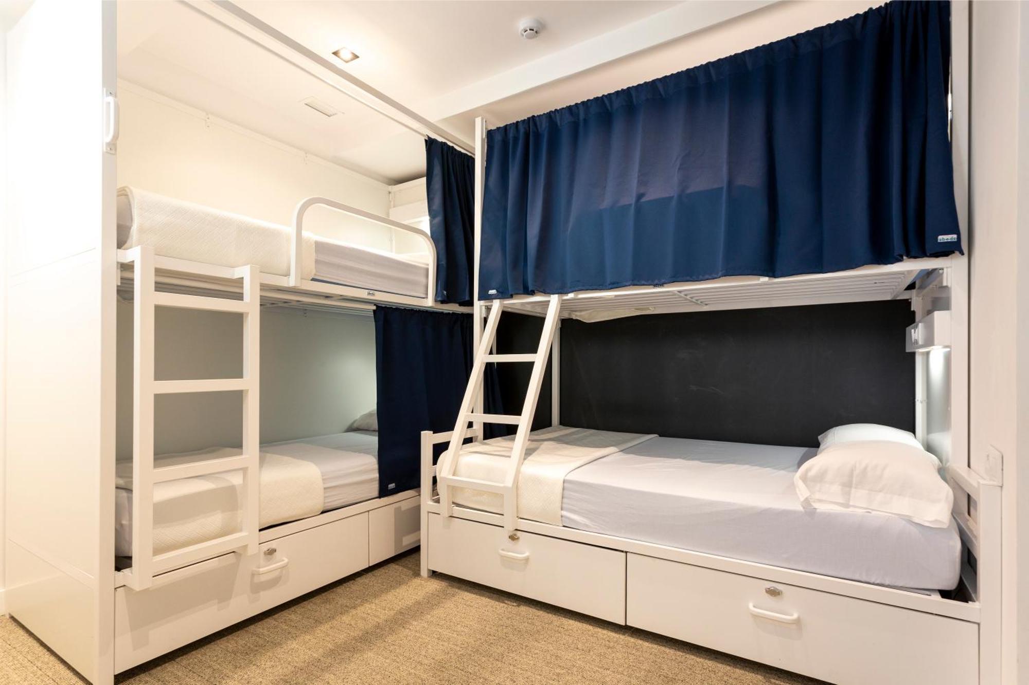 Malaga Stop Hostel Ab מראה חיצוני תמונה