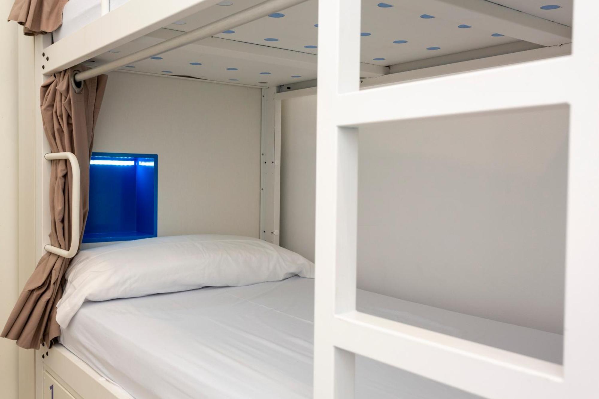 Malaga Stop Hostel Ab מראה חיצוני תמונה