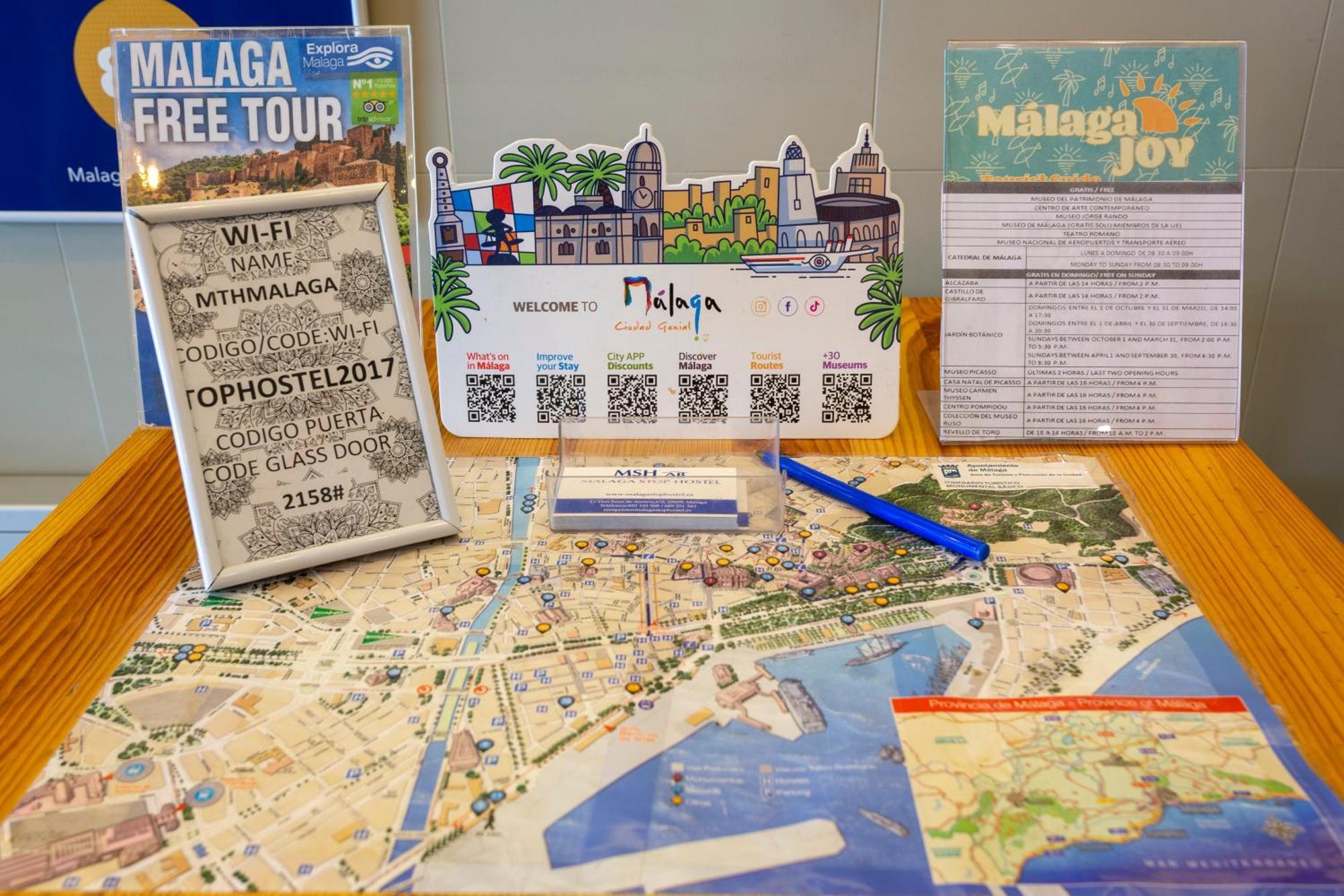 Malaga Stop Hostel Ab מראה חיצוני תמונה