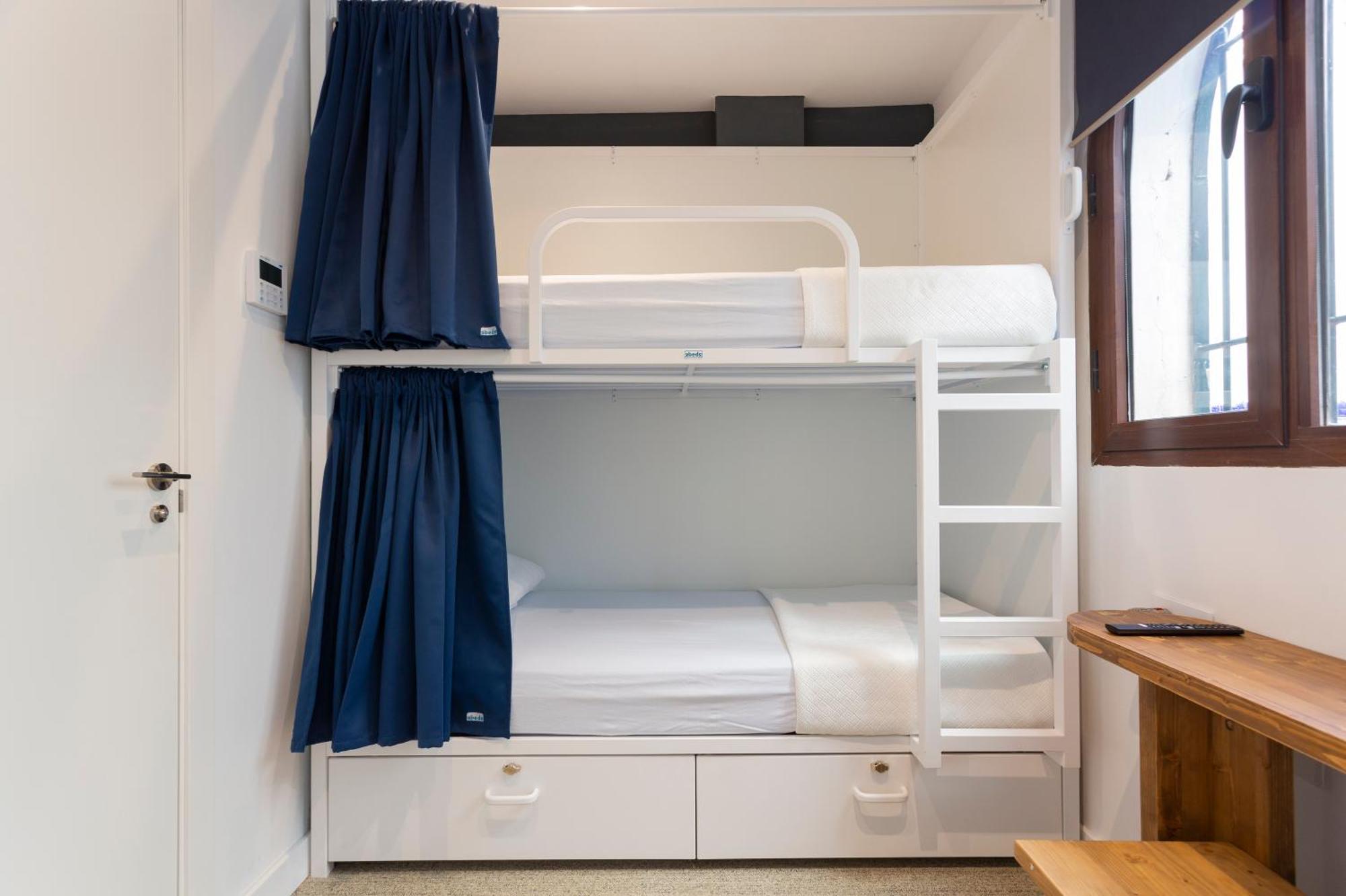 Malaga Stop Hostel Ab מראה חיצוני תמונה