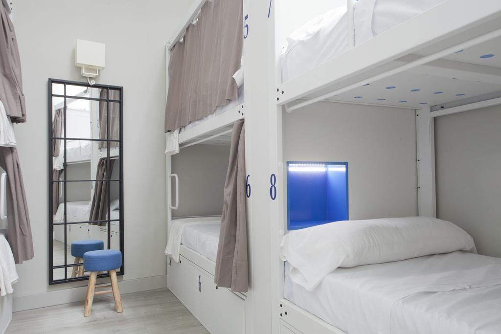 Malaga Stop Hostel Ab מראה חיצוני תמונה