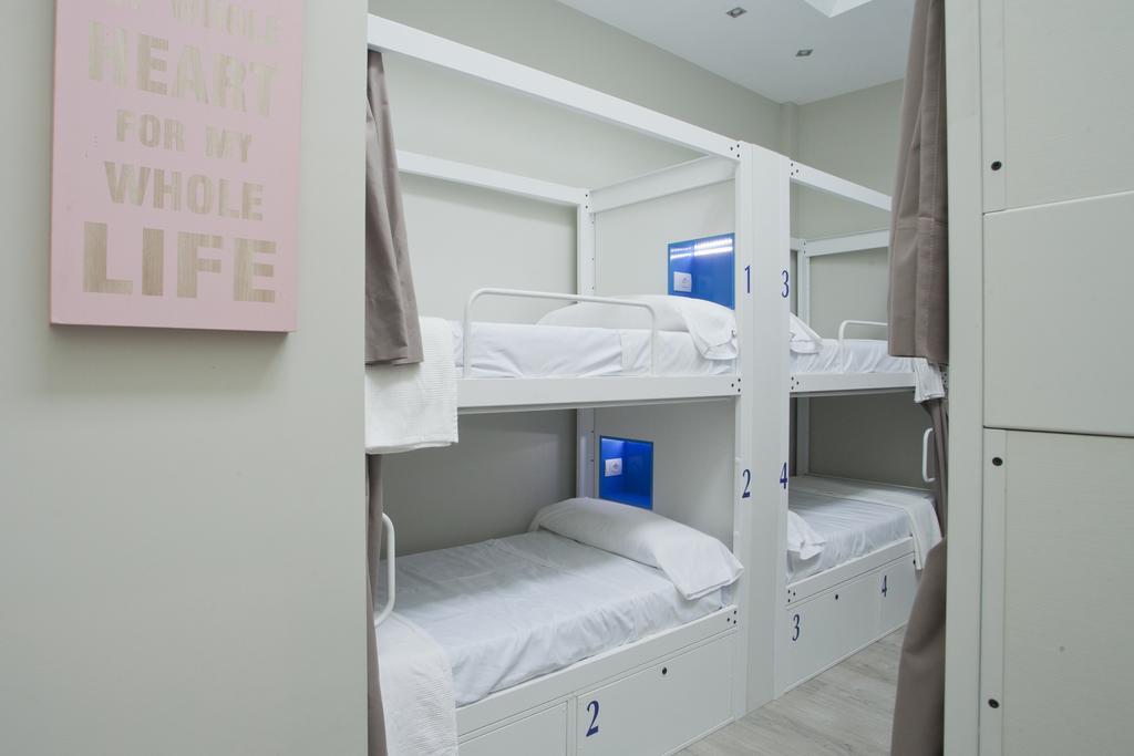Malaga Stop Hostel Ab מראה חיצוני תמונה